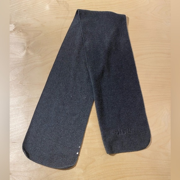 Columbia Black Fleece Scarf (MV) - Picture 6 of 9